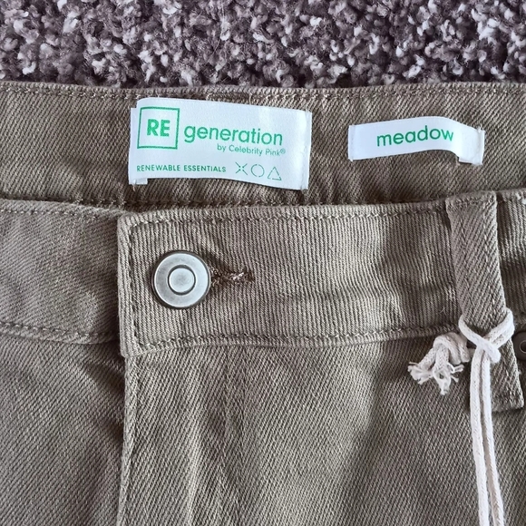 Regeneration Womans Mid Rise  Cuffed Shorts, NWT, Size 15/32, Slate green - Picture 4 of 5